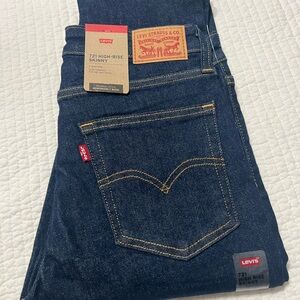 Levi's 721 High-Rise Skinny Jeans in Dark Indigo